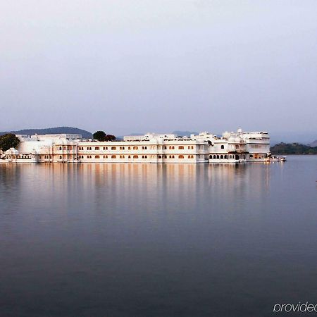 Taj Lake Palace Udaipur Szoba fotó
