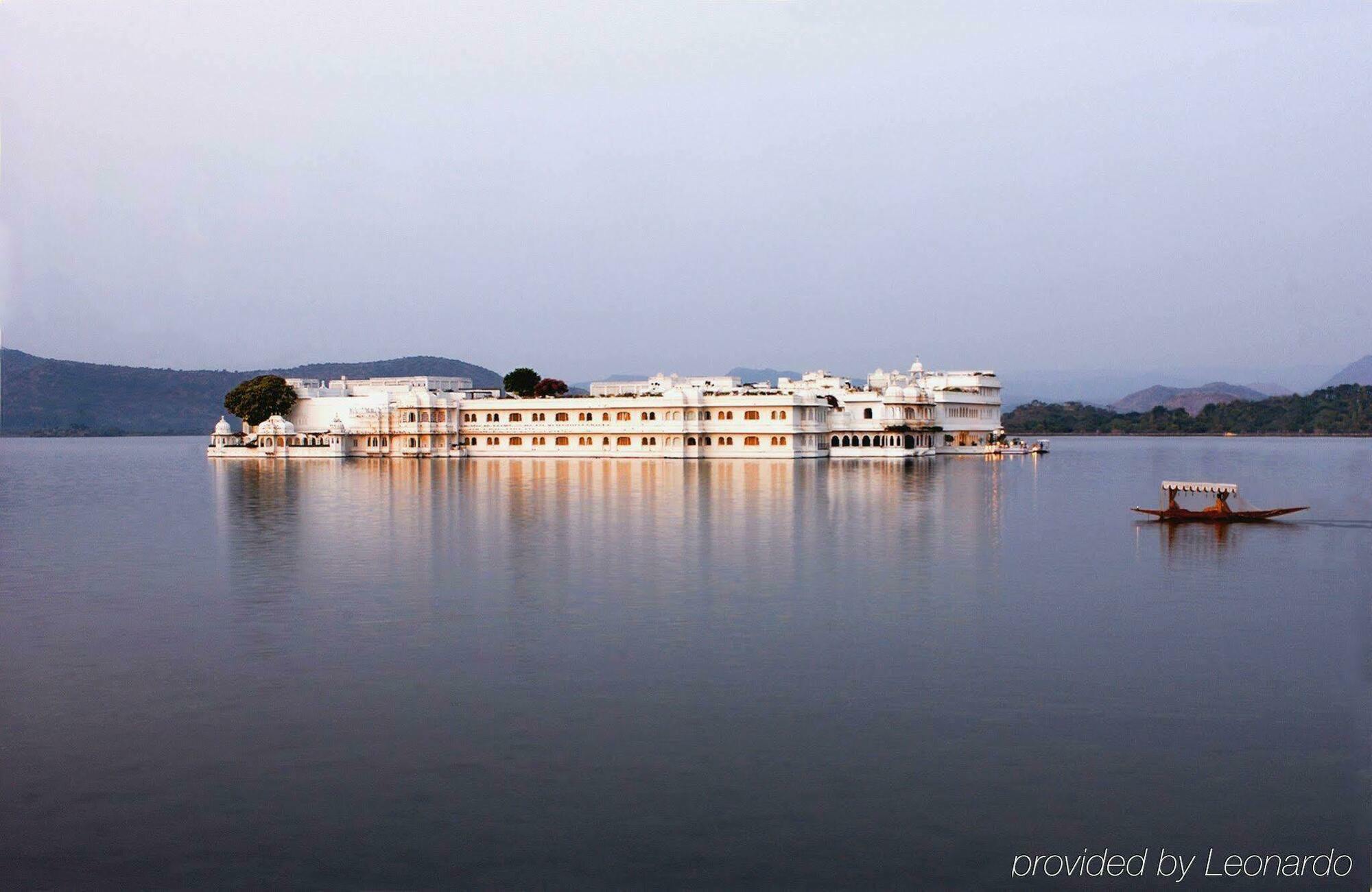 Taj Lake Palace Udaipur Szoba fotó